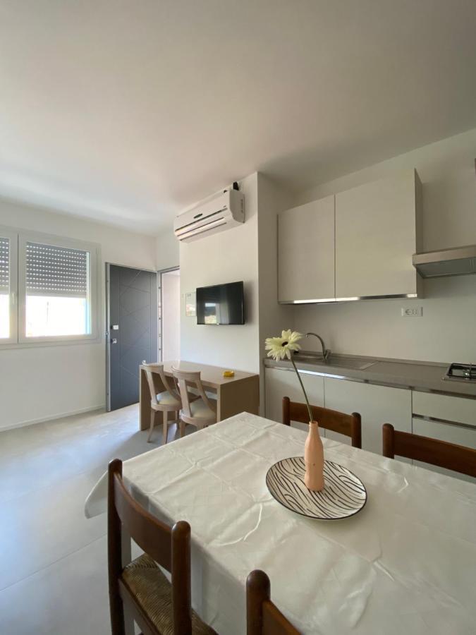 Appartamenti Sunrise Cattolica Luaran gambar